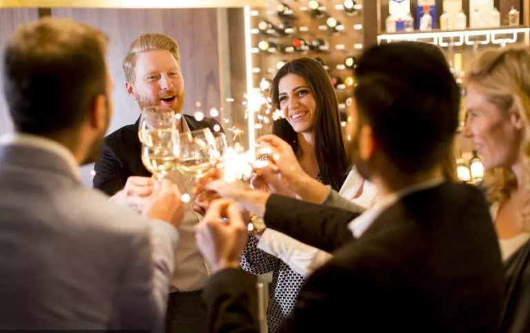 How to give a proper international toast ~ Academie de Bernadac ...