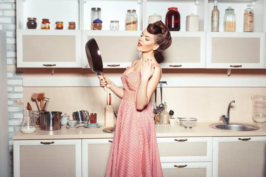 How does an elegant lady maintain her home ~ Academie de Bernadac : Academie de Bernadac How does an elegant lady maintain her home ~ Academie de Bernadac : Academie de Bernadac