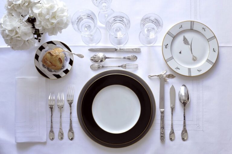 16 rules in French dining table ~ Academie de Bernadac : Academie de