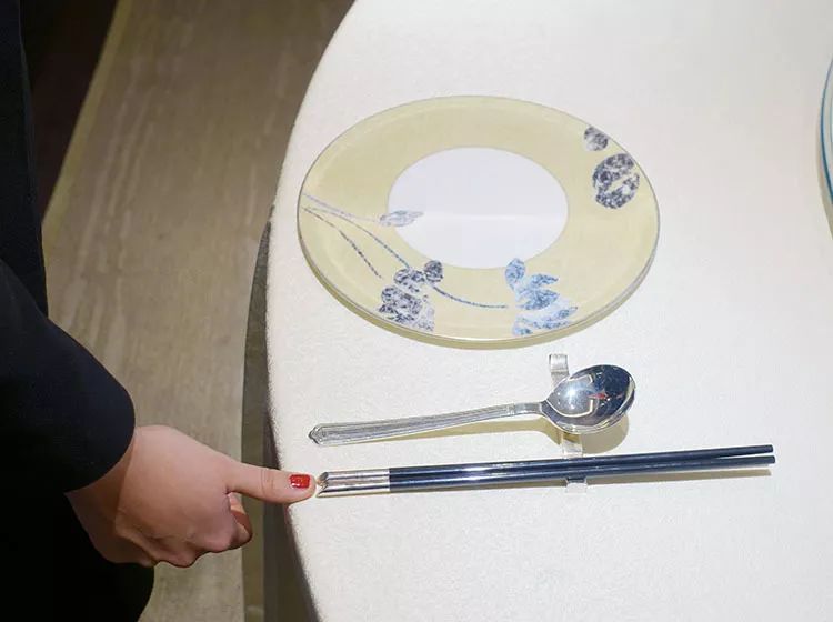 Guideline for Chinese table setting Academie de Bernadac Academie